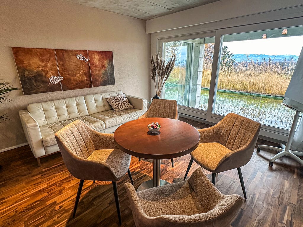 Idyllische Praxis am Teich, nahaufnahme